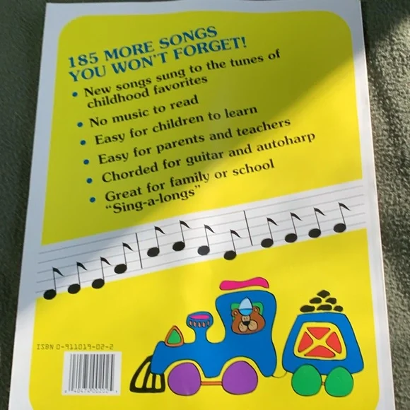 2 Children’s Music Books. Wee Sing and Play. More Piggyback Songs. - Picture 6 of 7